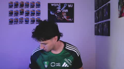 J online show from April 14, 9:23 am