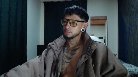 Michael Caicedo online show from February 23, 6:48 am