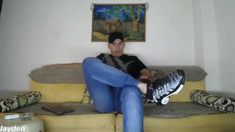 Jacob And Jayden online show from April 18, 7:07 pm