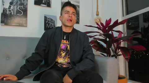 Snapshot of jacobstones_ chatting on January 25, 5:29 am JACOB STONES online show from January 25, 5:29 am