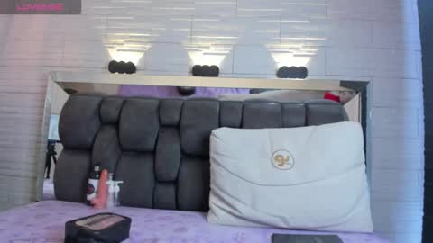  JADE  online show from March 5, 7:23 pm