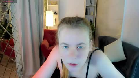 Jade online show from December 5, 9:12 pm