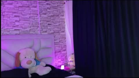 jade white  online show from April 20, 12:30 pm