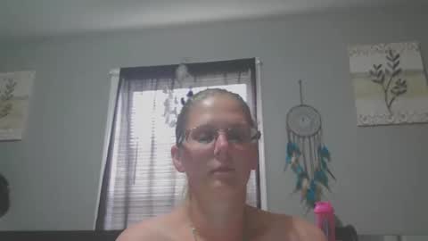 JadeLuv online show from April 18, 4:42 pm