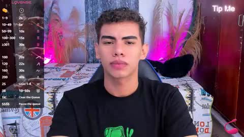 javi15  online show from December 17, 5:47 am