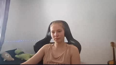 jaimeeosendorf online show from April 11, 9:02 am