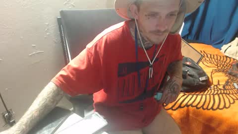 showingitoff online show from October 11, 6:51 am