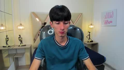 Snapshot of jake_evanss_ chatting on September 23, 3:44 am JAKE online show from September 23, 3:44 am