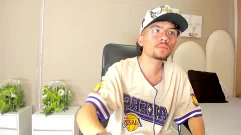Jake  online show from May 19, 7:21 pm