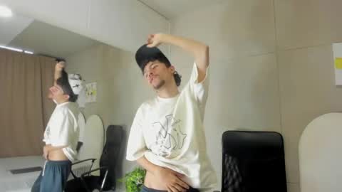 Jake  online show from May 8, 10:04 pm