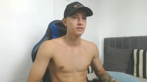 Hi guys im new 3 online show from June 4, 7:20 pm