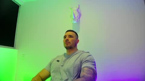 jakestone_1 online show from April 16, 1:06 am