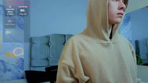 james_adamss_ online show from April 6, 12:06 pm