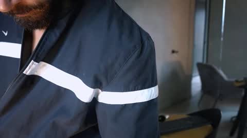 James Axel online show from November 8, 1:47 pm