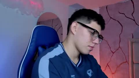 james_cr online show from July 25, 12:36 pm