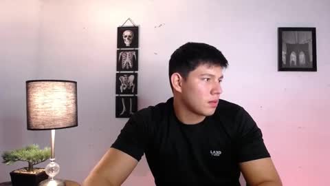 james_cr online show from November 19, 1:05 am