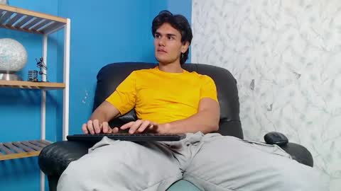 james_morrisonm online show from April 21, 1:40 pm