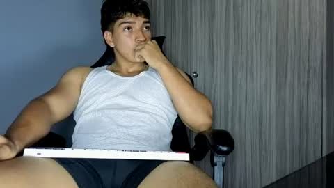 james_silva1 online show from July 28, 2:57 pm