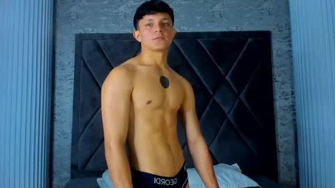 Snapshot of jamesgolden_ chatting on March 3, 12:39 pm jamesgolden_ online show from March 3, 12:39 pm