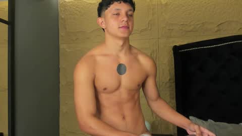 jamesgolden_ online show from December 18, 11:05 am