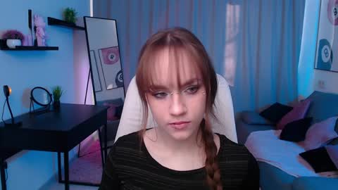 jamie_chung online show from April 11, 3:11 am