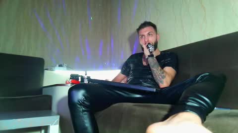 Robbie online show from February 27, 2:57 am