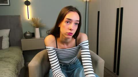 Caroline online show from December 18, 8:20 am