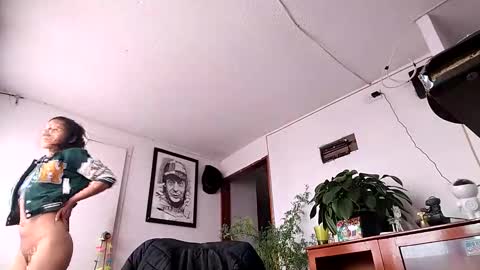 janariivera1 online show from November 6, 3:04 pm