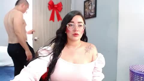    online show from April 11, 8:35 pm