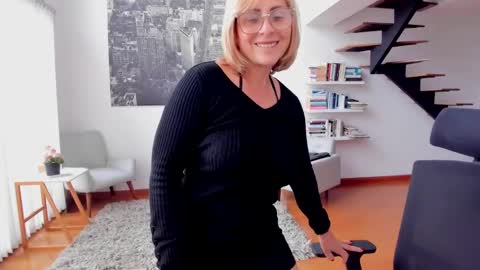 JANE TURNER MILF online show from October 2, 1:10 pm