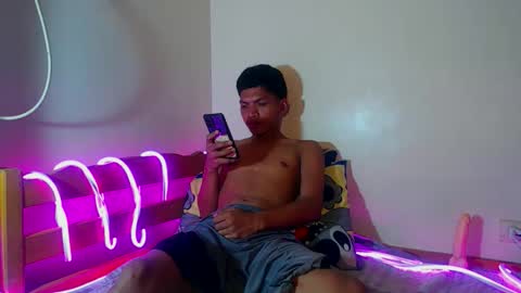 janlloyd04 online show from September 18, 6:50 am