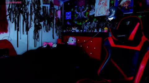      online show from December 21, 9:54 pm