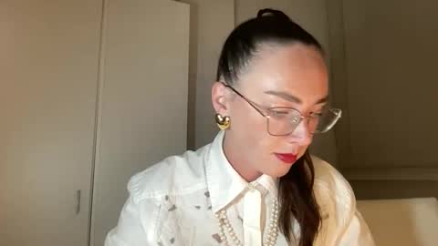 janorisse online show from April 3, 9:33 pm