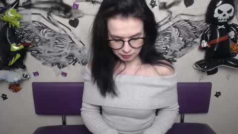 JasmineKouch online show from October 25, 5:19 am