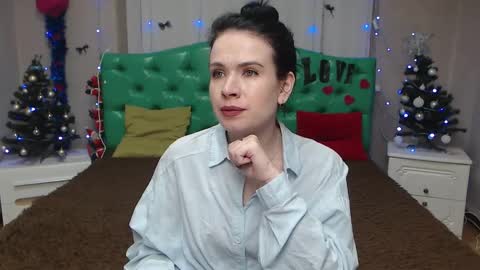 JasmineKouch online show from January 12, 6:37 pm