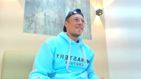 Jason online show from February 10, 8:23 pm