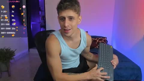 Snapshot of jasper__jones chatting on October 21, 4:28 am JASPER JONES online show from October 21, 4:28 am