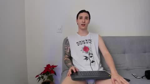 Snapshot of jasper__thompson chatting on December 27, 6:20 pm jasper__thompson online show from December 27, 6:20 pm