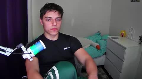 Snapshot of javiermire chatting on November 2, 12:49 pm javi online show from November 2, 12:49 pm