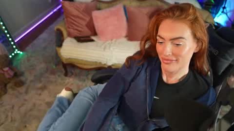 JennyBlighe online show from March 15, 6:22 pm