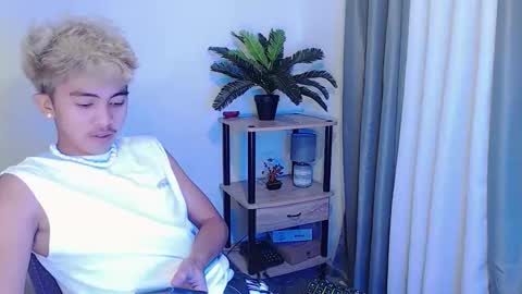 jaysee_hugecox online show from May 2, 2:12 pm