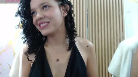 Jazlin  online show from June 9, 1:44 pm