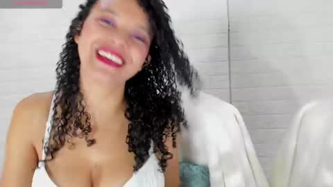 Jazlin  online show from May 11, 1:29 pm