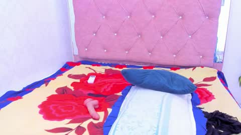 jazmin040_ online show from January 5, 5:27 pm