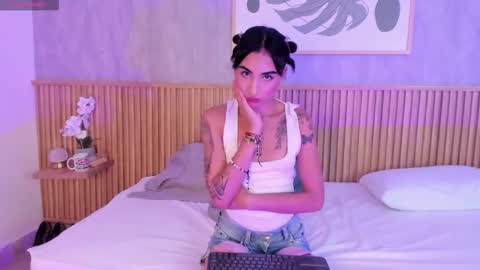 Jazmin online show from November 17, 11:40 pm