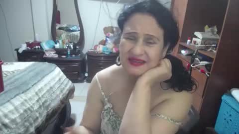 jazmim online show from March 17, 2:33 pm