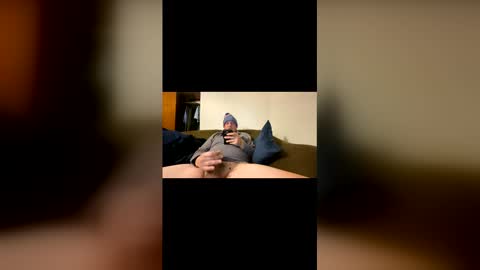 jbboy82 online show from December 13, 8:37 pm