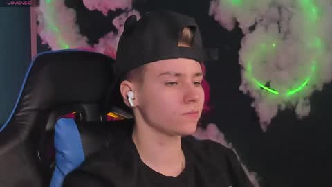 jean_wilsons online show from April 24, 12:40 pm