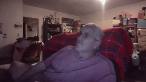 dadbody71 online show from January 18, 3:04 am