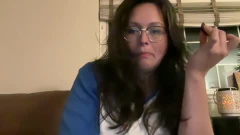 Snapshot of jellybeanin chatting on December 10, 5:39 am Jelli online show from December 10, 5:39 am